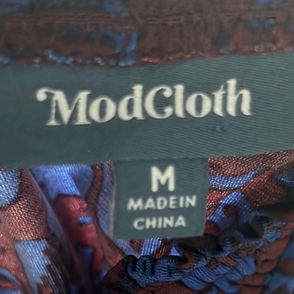 Modcloth Mock Neck Sleeveless Blue and Red  Dress size Medium - Picture 2 of 12